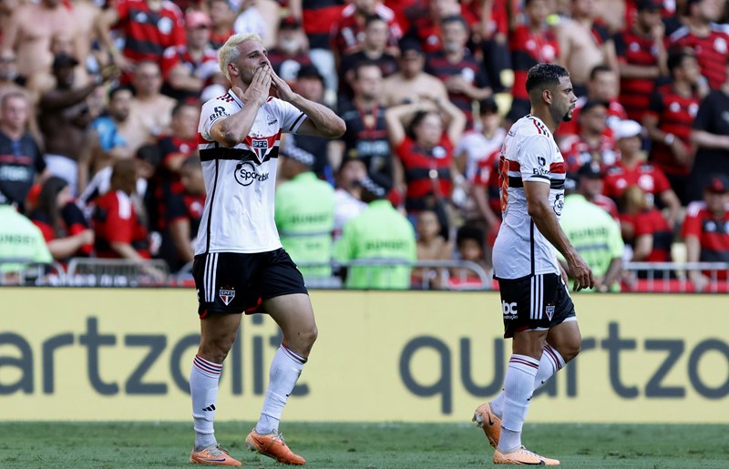 Flamengo on X: FIM DE JOGO NA ARENA! O Flamengo empata com o Corinthians  em 0 a 0 na partida de ida da final da Copa do Brasil. A volta é no